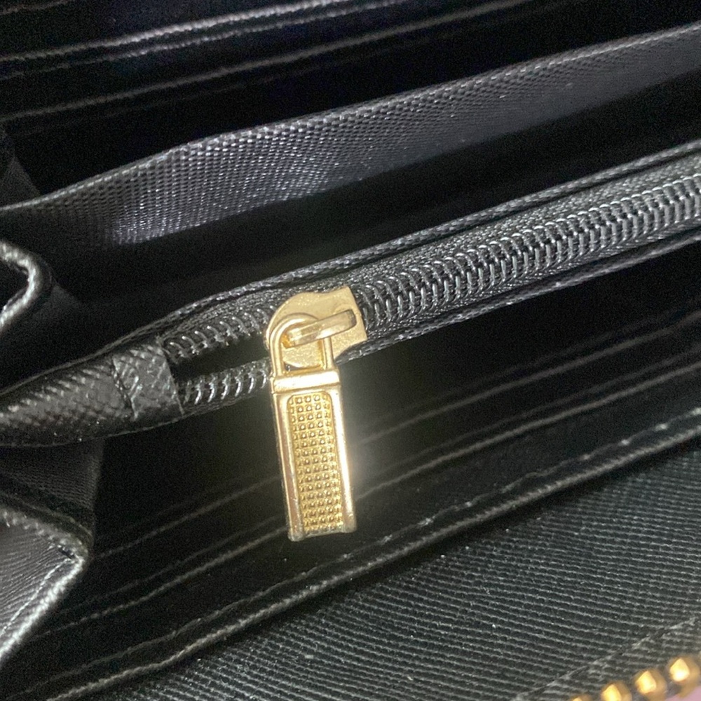 Louis Vuitton Black Zipper Clutch Wallet - Picture 7 of 8